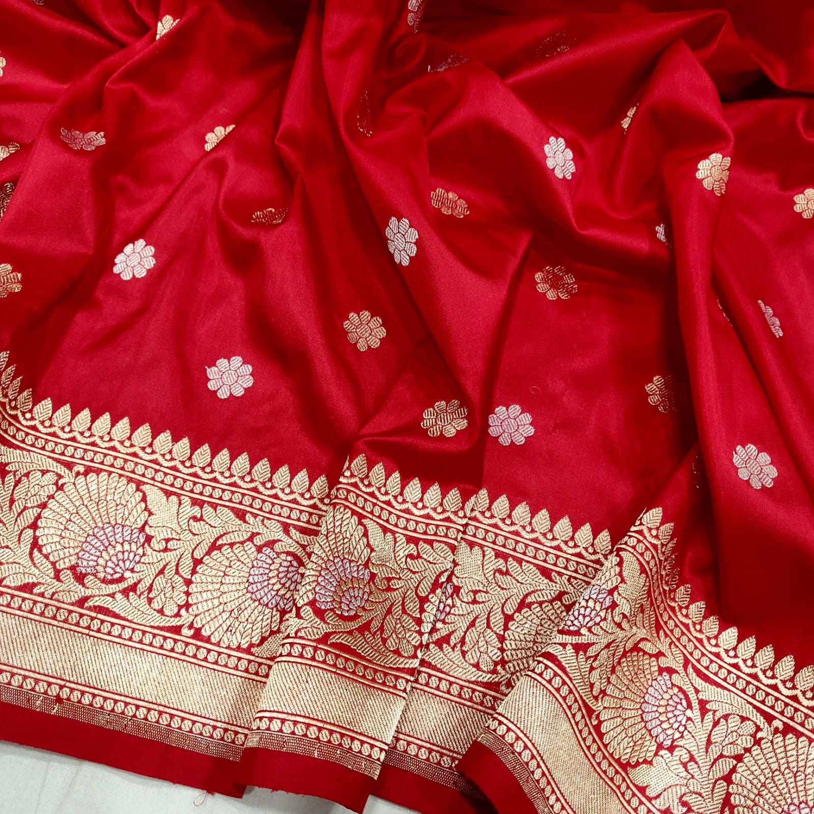 Red Katan Silk Banarasi Saree Red Katan Silk Banarasi Saree