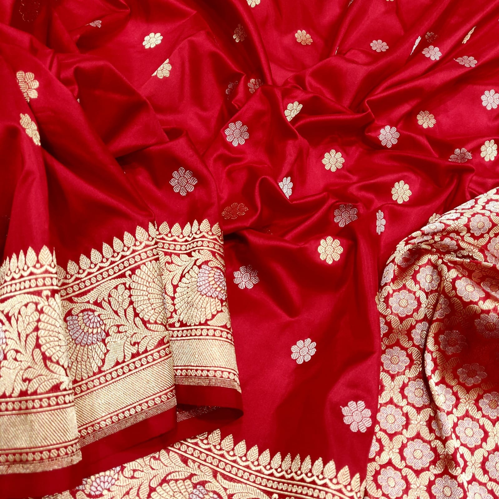 Red Katan Silk Banarasi Saree Red Katan Silk Banarasi Saree