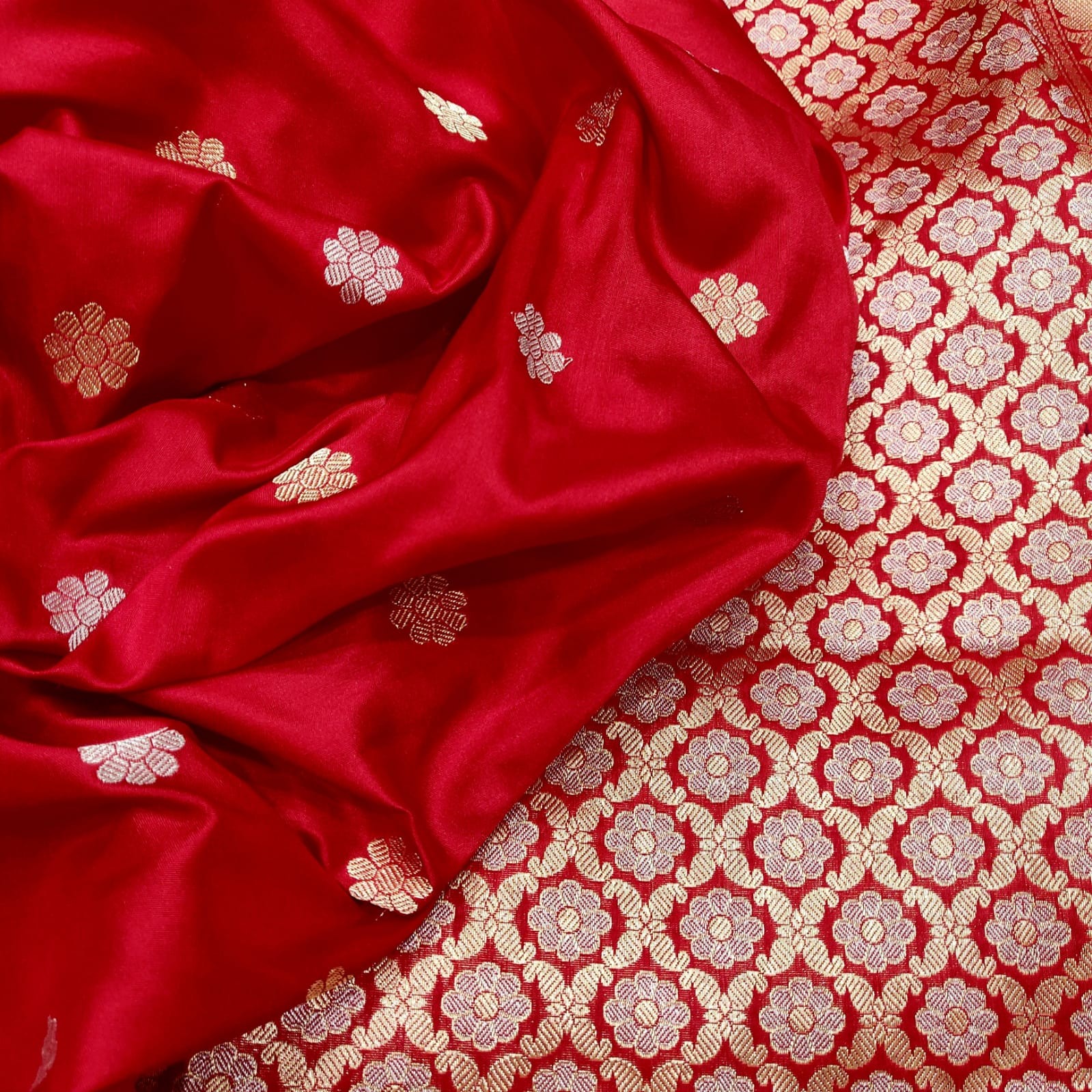 Red Katan Silk Banarasi Saree Red Katan Silk Banarasi Saree