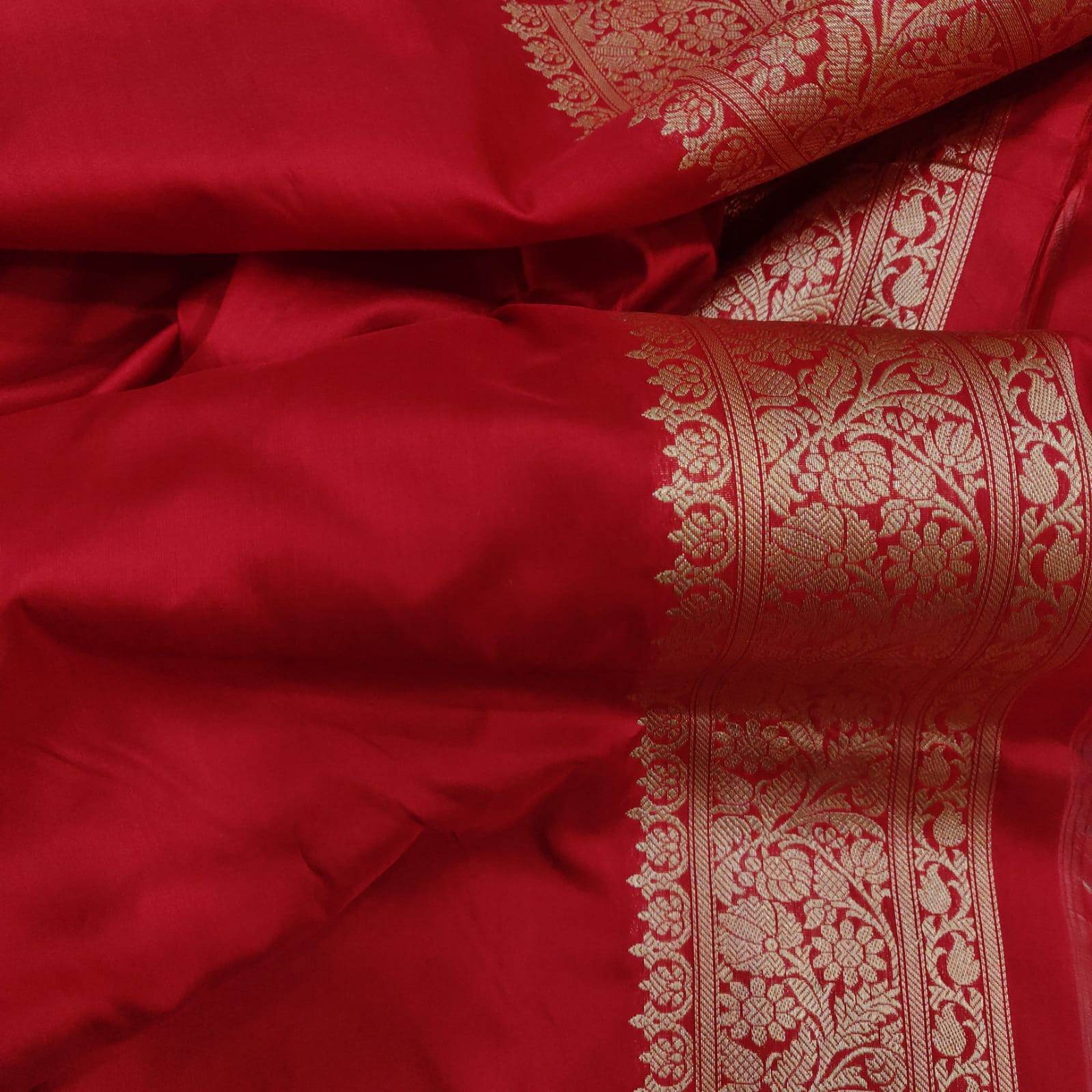 Purple katan silk handwoven Banarasi saree Purple katan silk handwoven Banarasi saree