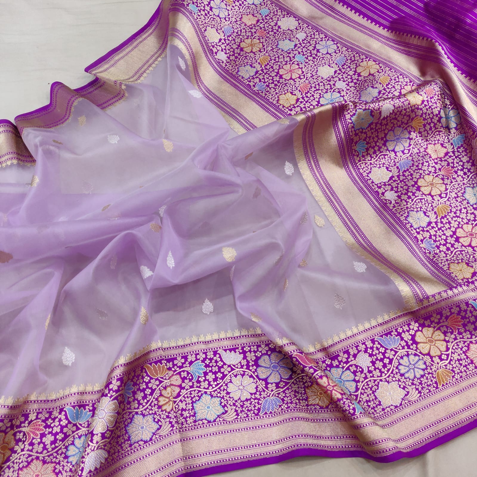 Jule Sari: Unveiling My World - ynzzhjt