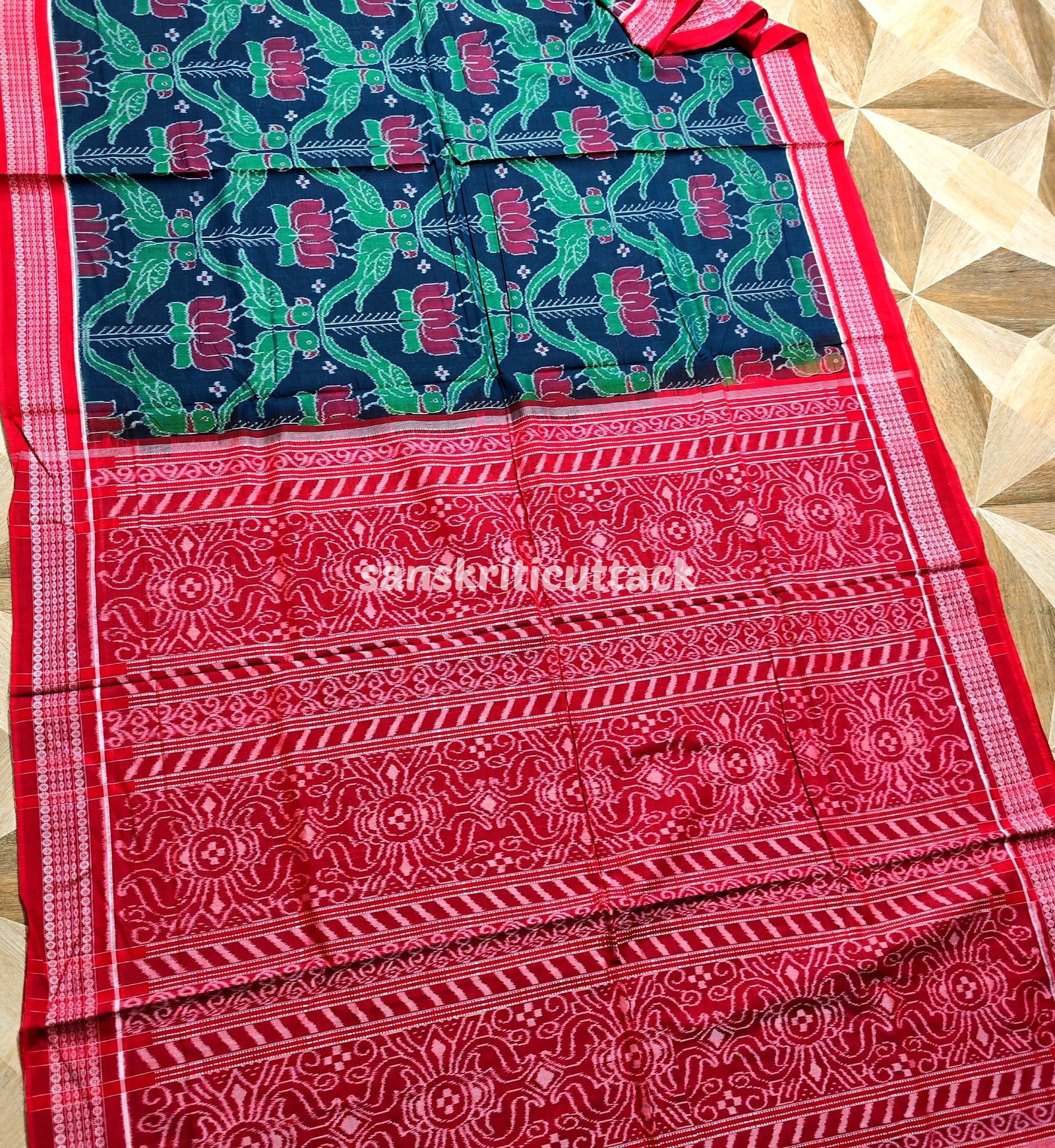 Lotus Parrot Cotton Sambalpuri Saree in Blue and Red - Image 3