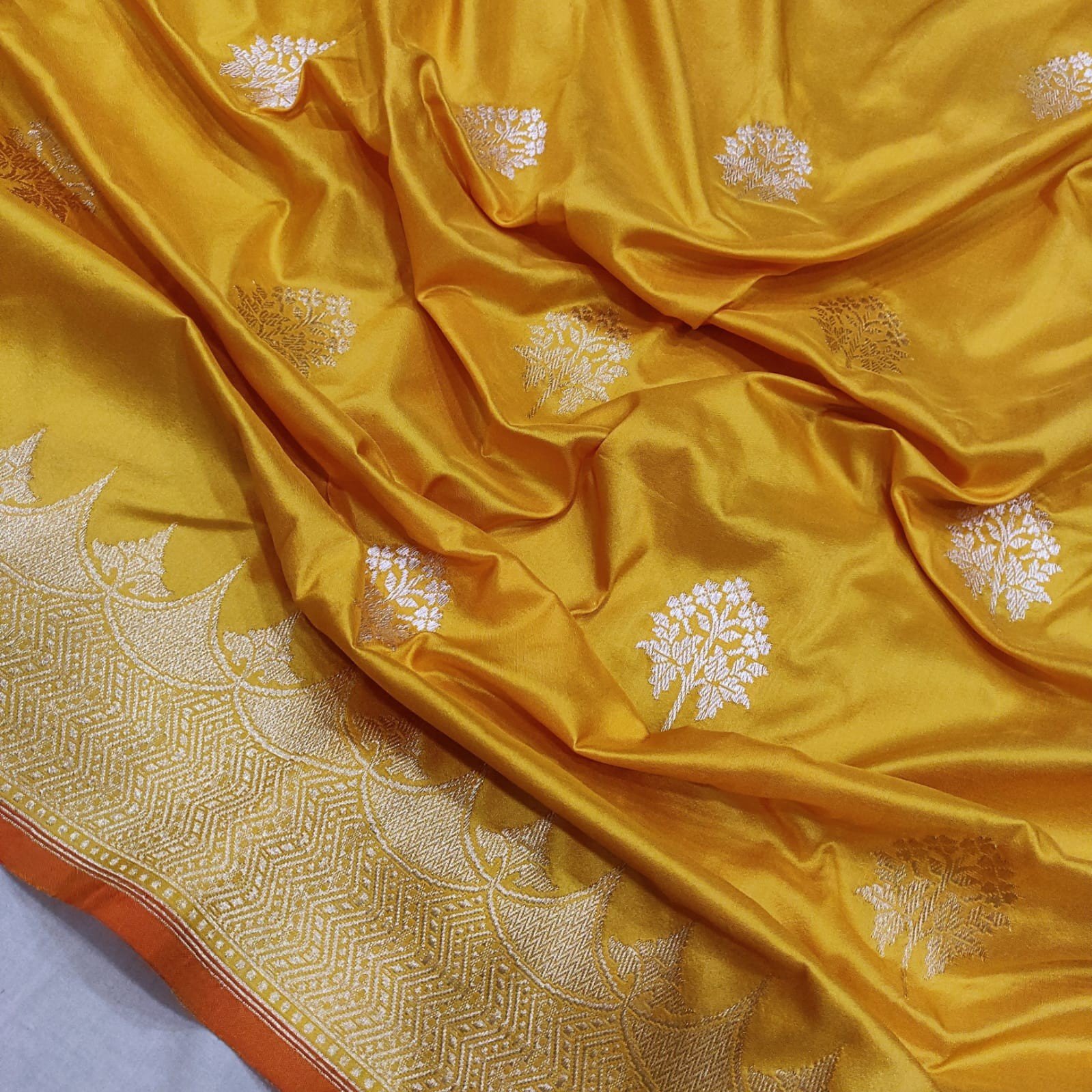 Mustard Katan Silk Handwoven Banarasi Saree - Image 2
