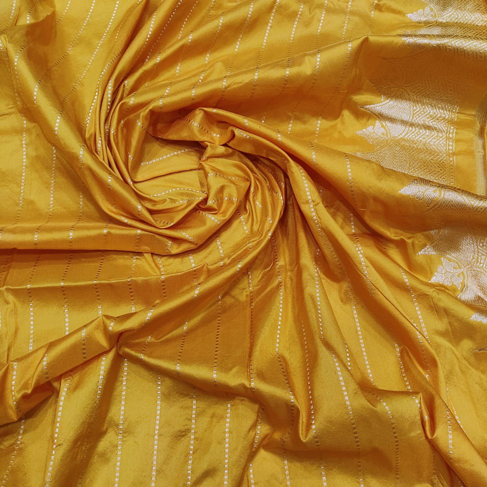 Mustard Katan Silk Handwoven Banarasi Saree - Image 5