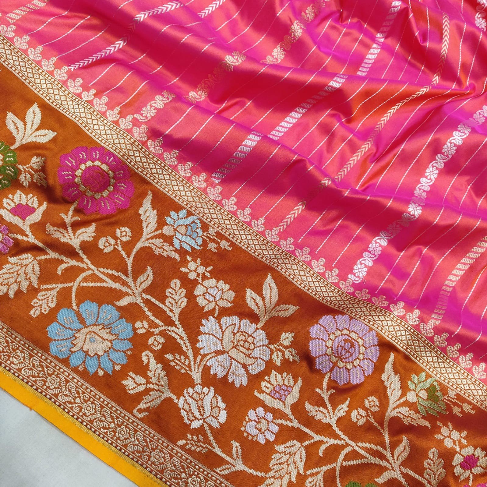 Dual Tone Pink Katan Silk Banarasi Saree - Image 2
