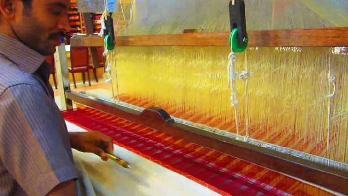 Handloom vs. Machine-Made Sarees