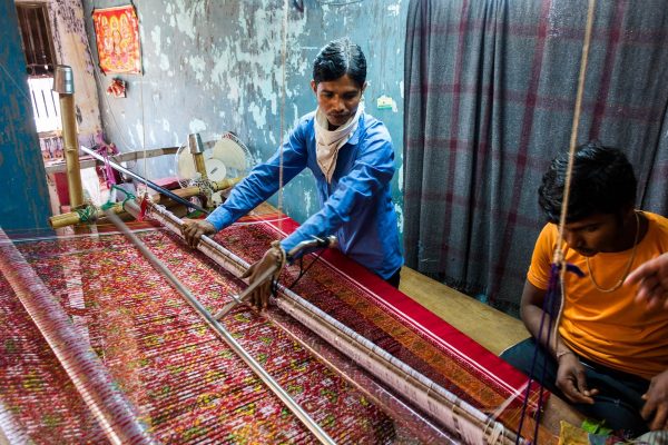 Handloom vs. Machine-Made Sarees