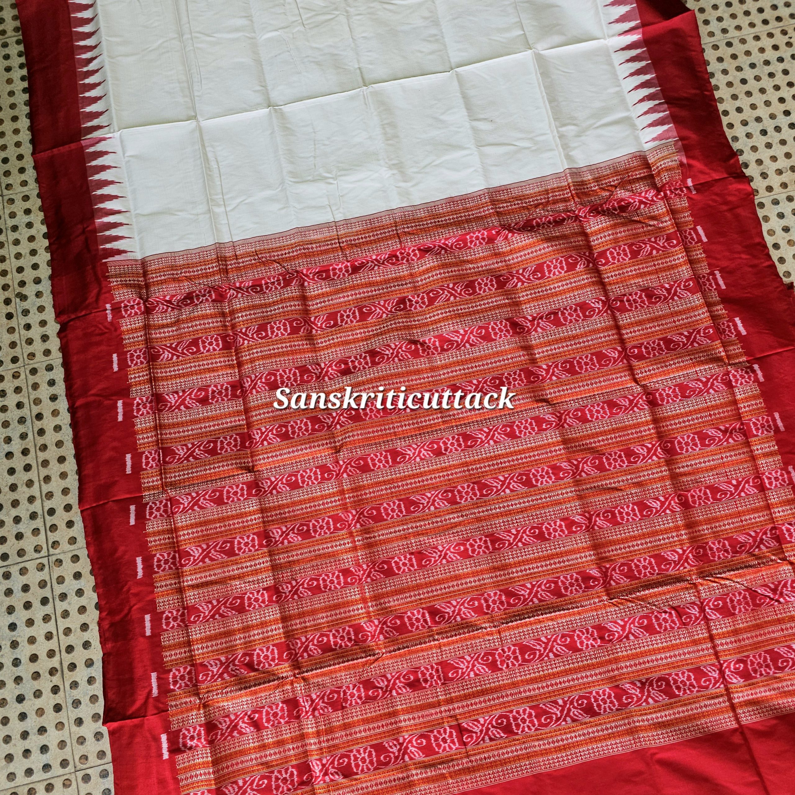 20260205_151616(1) Buy Classic White Red Sambalpuri Silk Saree