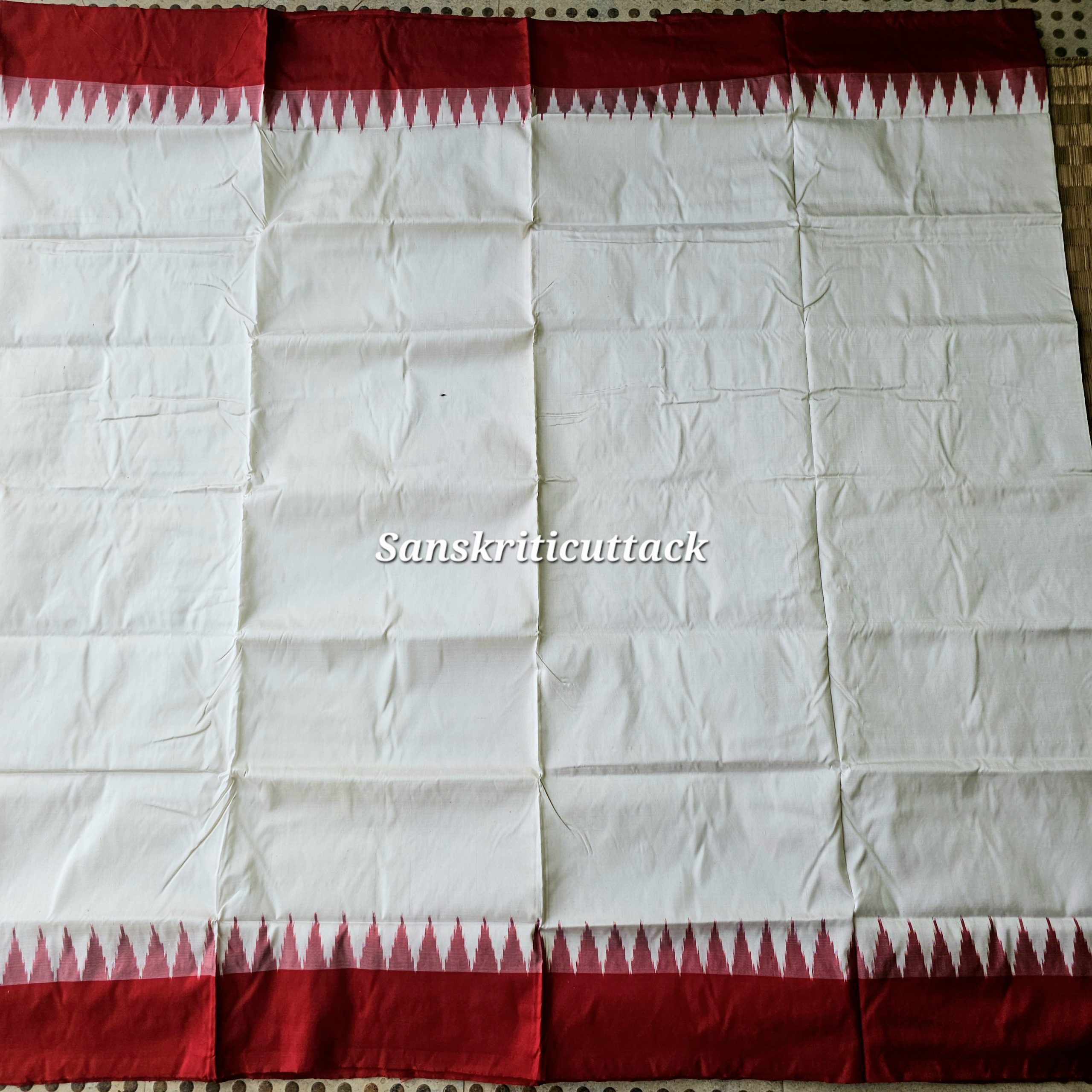 20260205_151818(1) Buy Classic White Red Sambalpuri Silk Saree