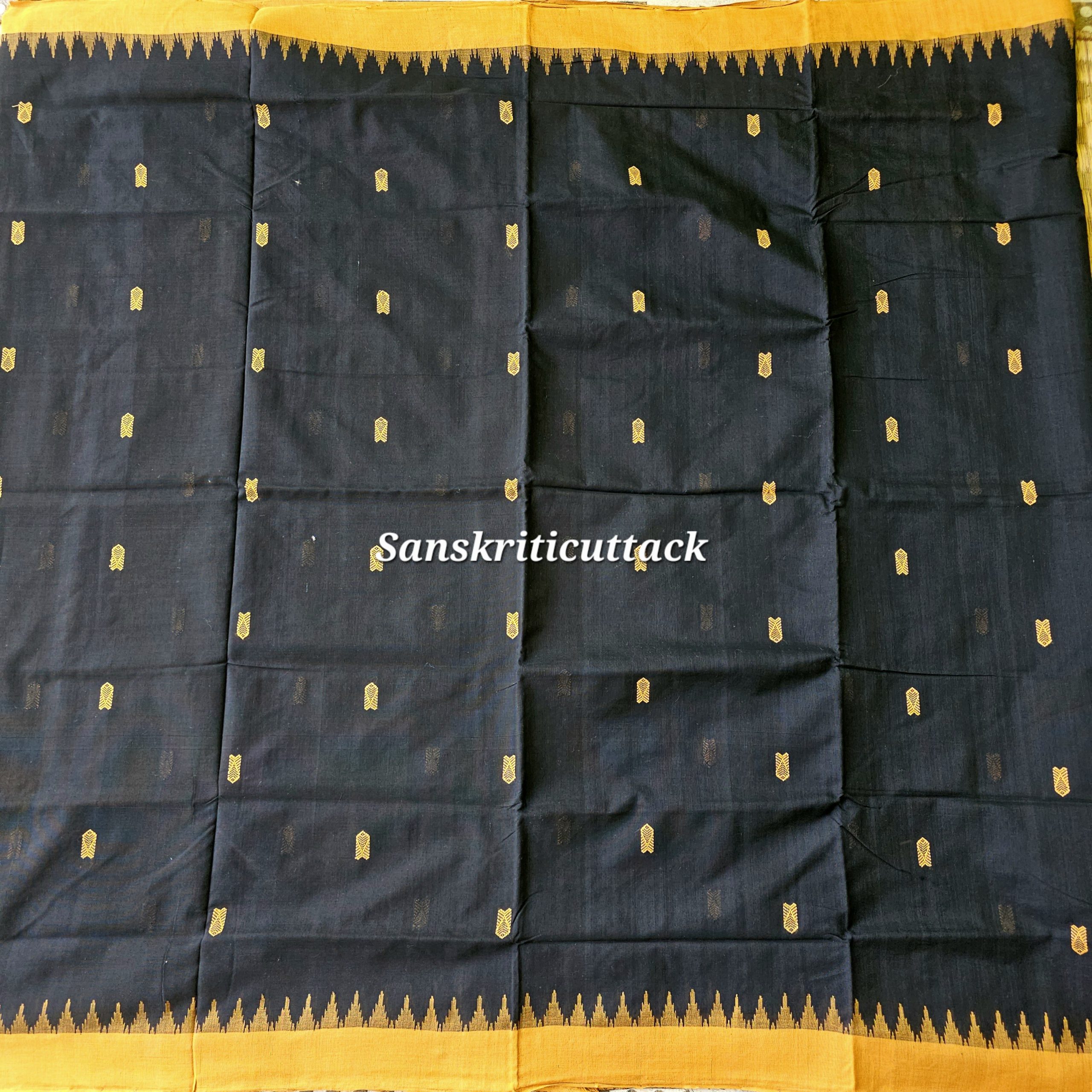 20260208_153100(1) Handwoven Fish Motif on Black Cotton Saree Body