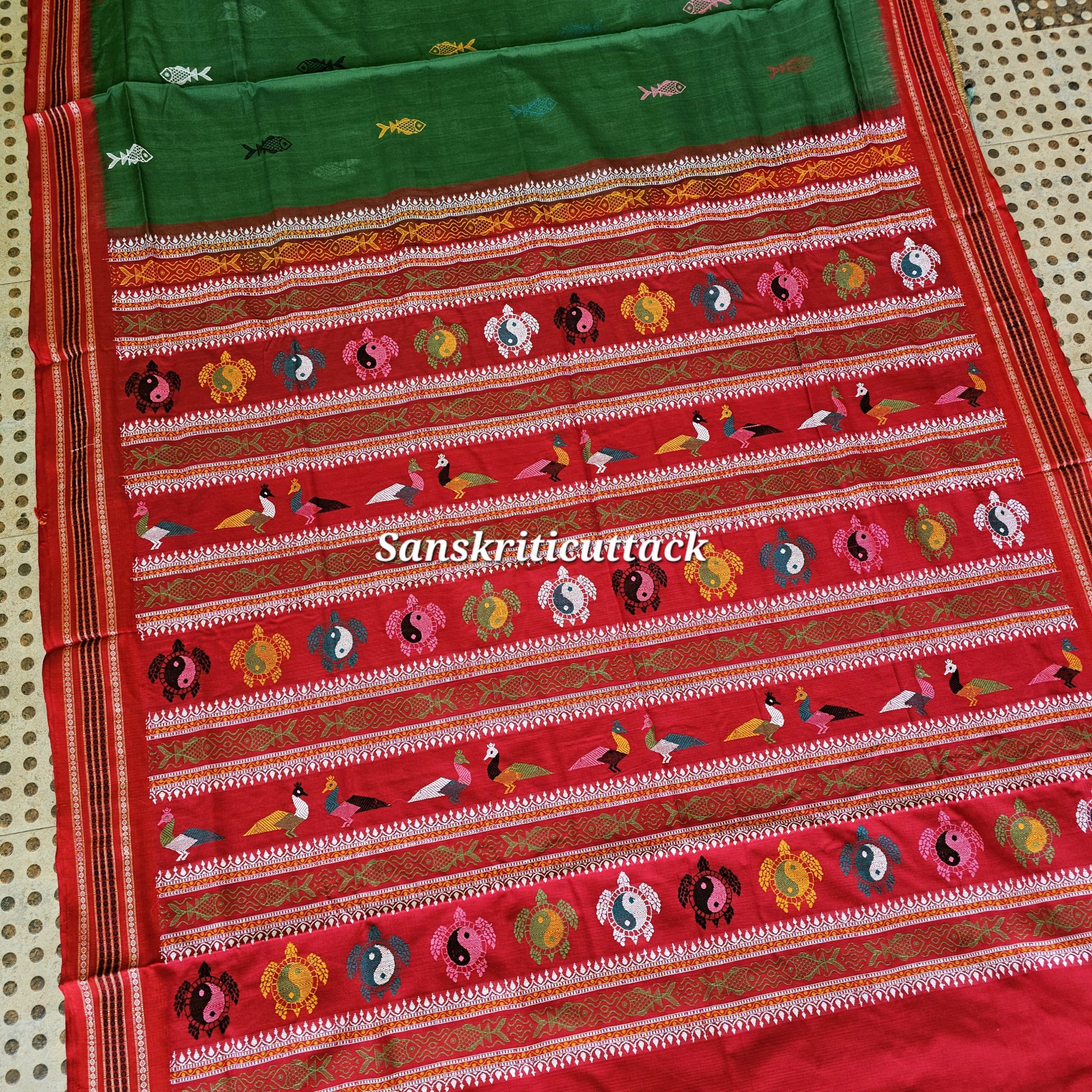 20260208_153317(1) Handwoven Habaspuri Saree Fish Motif Detail