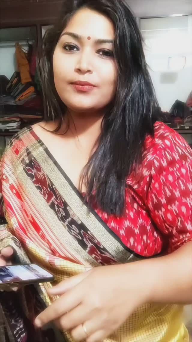 Day 1
Posting bit late. Well 2+ days late.. 

Wish u all the happiness brightness and prosperity

#yellowsaree #navratri #day1 #saree #happysareeing #sachipar #sailaputri #sanskriticuttack #sareelove #handmade #odishahandlooms #odishaweaves #9days9sarees #9days9colours #sareespeak #yellowaesthetic